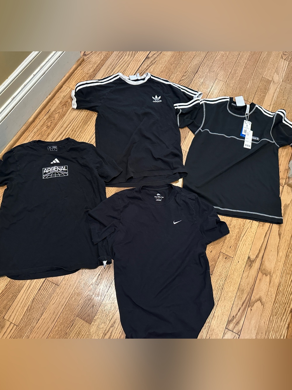 Men’s small Adidas and Arsenal boys XL Athletic Shirt Bundle Lot of 4